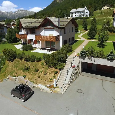 Apartment Chesa Striun Bucher *