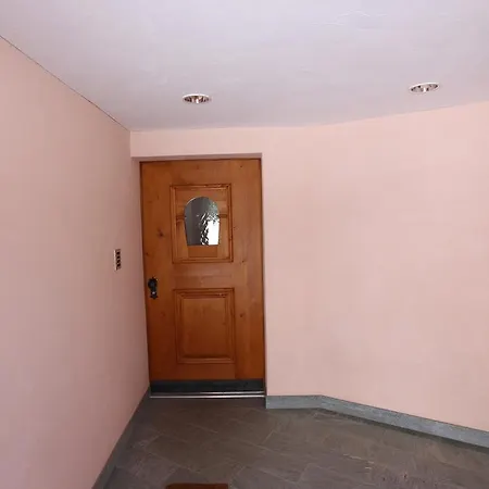 Apartment Chesa Striun Bucher *